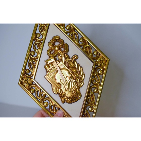 Vintage Wall Decoration, Dart Industries, Diamond Shaped Violin Art - Picture 2 of 7